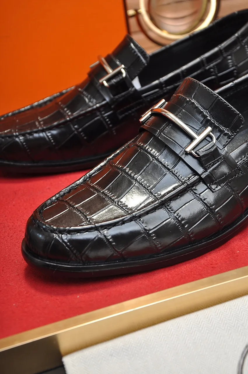 Men's shoes💰460💶[HERMES] (sheepskin lining)🍀Italian top luxury🍀He does not pursue novel styles and gorgeous colors, but attracts the favor of successful men with his flawless, elegant and classic style. Formal leather shoes This very comfortable, simple and stable style allows you to easily match any style! The pattern is absolutely 1:1 refined from the original case, and we strive for excellence in materials, imported cowhide + sheepskin lining💪💪💪extraordinary texture👍! .Black Brown Size: 38-45 (45 customized)